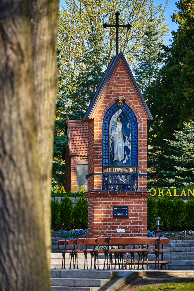 {"rendered":"[GALERIA] Justyna, Basia oraz proboszcz, kt\u00f3ry im uwierzy\u0142. Maryja odwiedzi\u0142a Gietrzwa\u0142d 160 razy i m\u00f3wi\u0142a po polsku"}