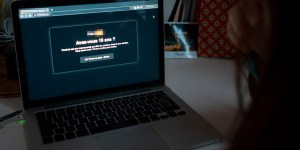 „Takiej destrukcji się nie spodziewałem”. Kraje Zachodu wytaczają wojnę pornografizacji życia