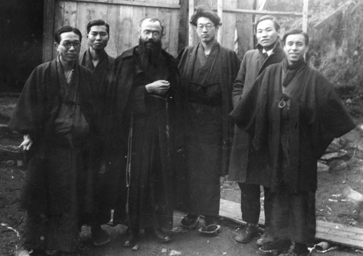 Nagasaki, 1934 r. Św. Maksymilian Maria Kolbe z gośćmi