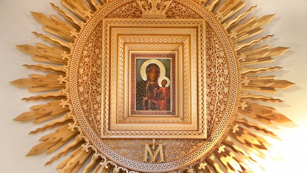 Obraz Matki Bożej Częstochowskiej w kościele w Czerwiennem