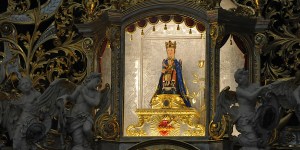Cudowna figurka Matki Bożej Bardzkiej i sanktuarium, które warto odwiedzić