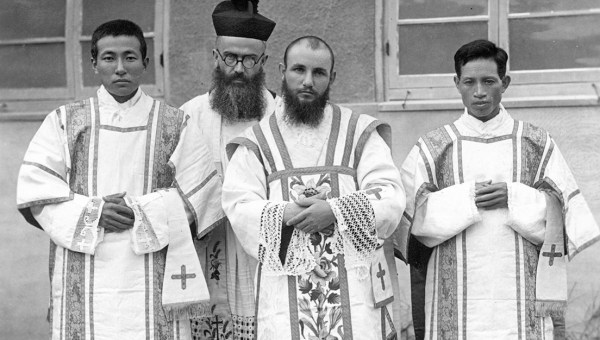 Św. Maksymilian Maria Kolbe z japońskimi kapłanami w Nagasaki
