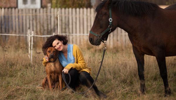 sceny z wiejskiego życia rodziny Klary Łojko