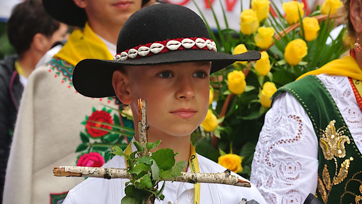wejście pielgrzymki góralskiej na Jasną Górę