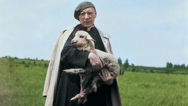 kardynał Stefan Wyszyński na zdjęciu z czasów internowania