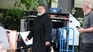 Russell Crowe na planie filmu o papieskim egzorcyście