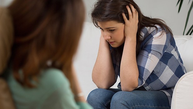 kobieta podczas rozmowy z psychoterapeutką