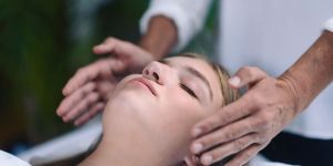 7 pseudoterapii szkodliwych dla ducha i umysłu. Lekarze przestrzegają!