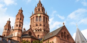 Świeccy &#8222;zastępcy&#8221; biskupów w Niemczech. Watykan milczy ws. nowego pomysłu
