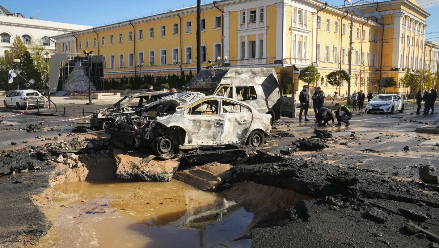 Ukraina: "O różańce proszą choćby niewierzący". Bp Sobiło o religijnym życiu na wojnie