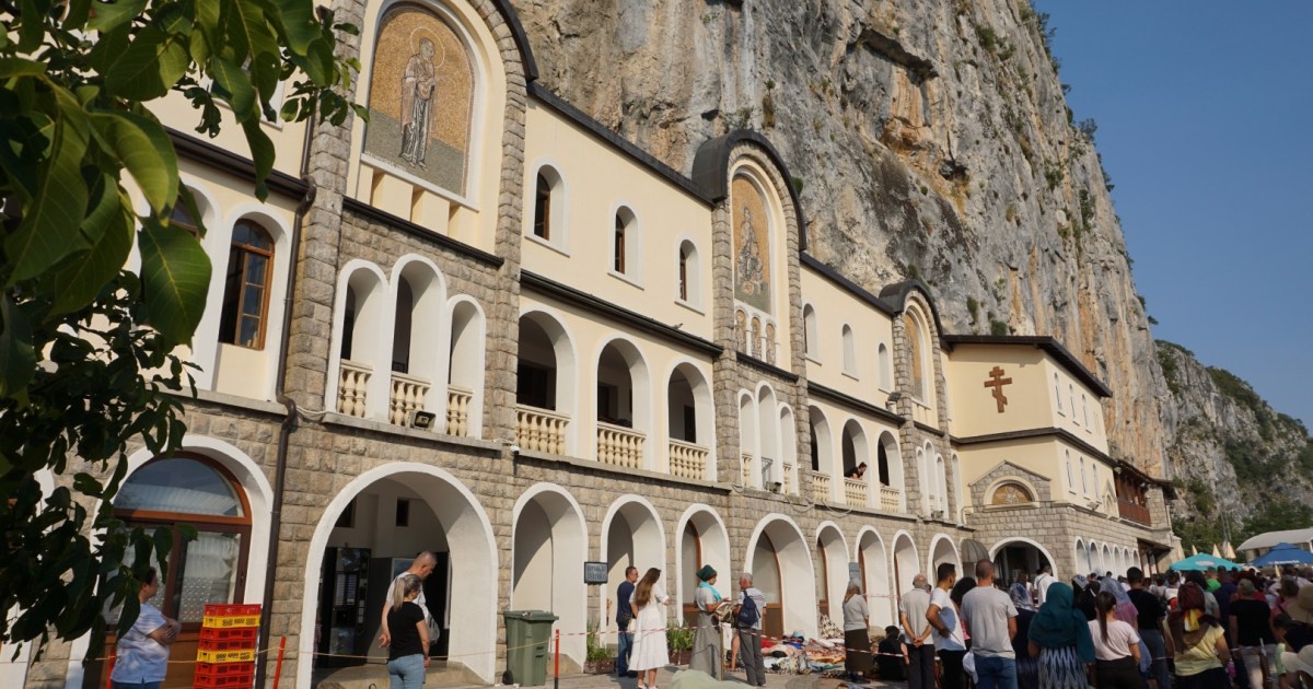 Monaster Ostrog. Sakralna perła Czarnogóry [zdjęcia]