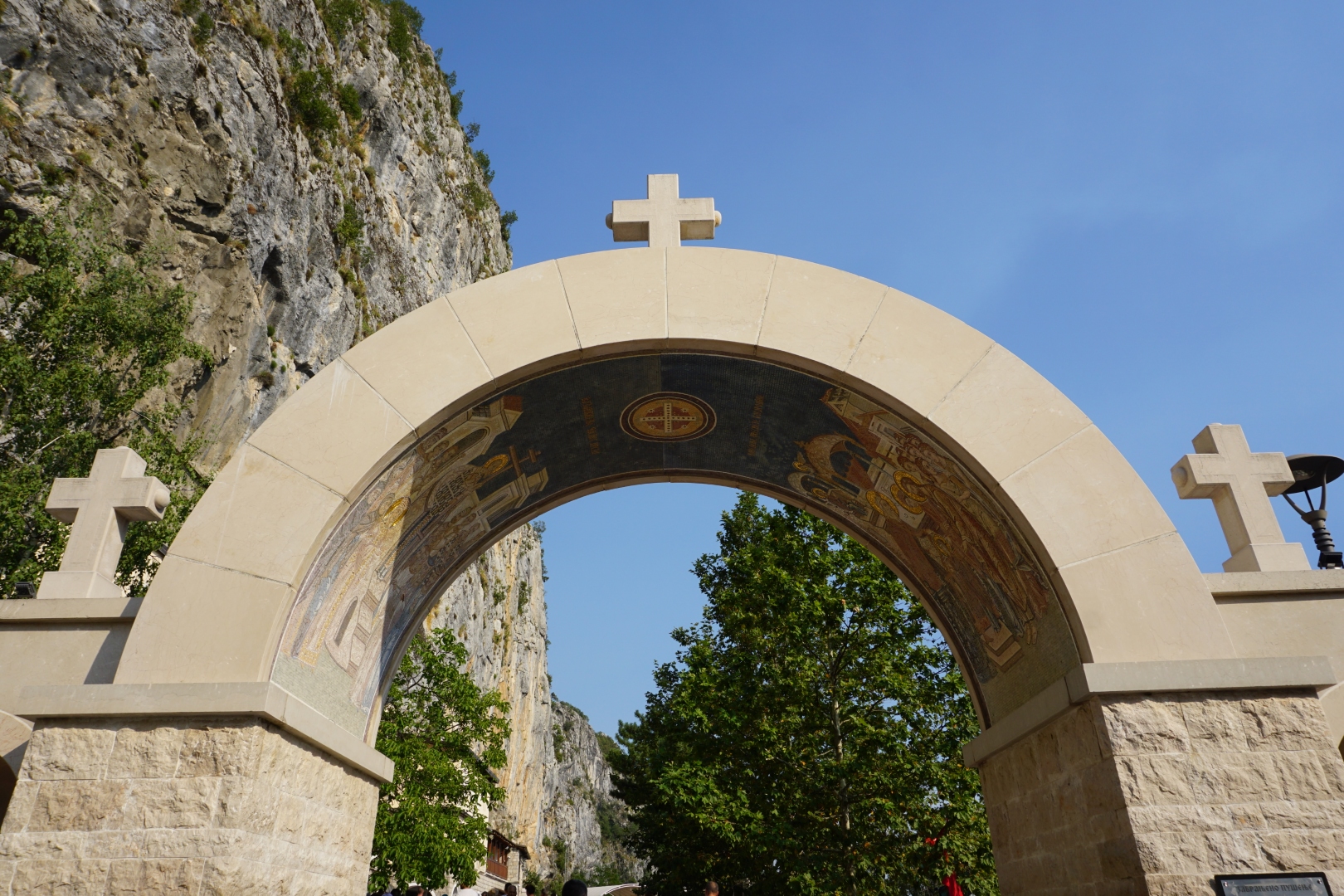 [GALERIA] Monaster Ostrog. Sakralna perła Czarnogóry 1/2