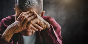 Ból, bieda i samotność. Dlaczego coraz więcej seniorów odbiera sobie życie?