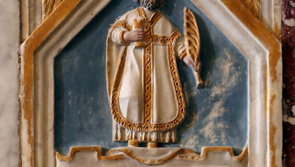 Święty Lucyfer z Cagliari, biskup - relikwie wmurowane w ścianę kaplicy