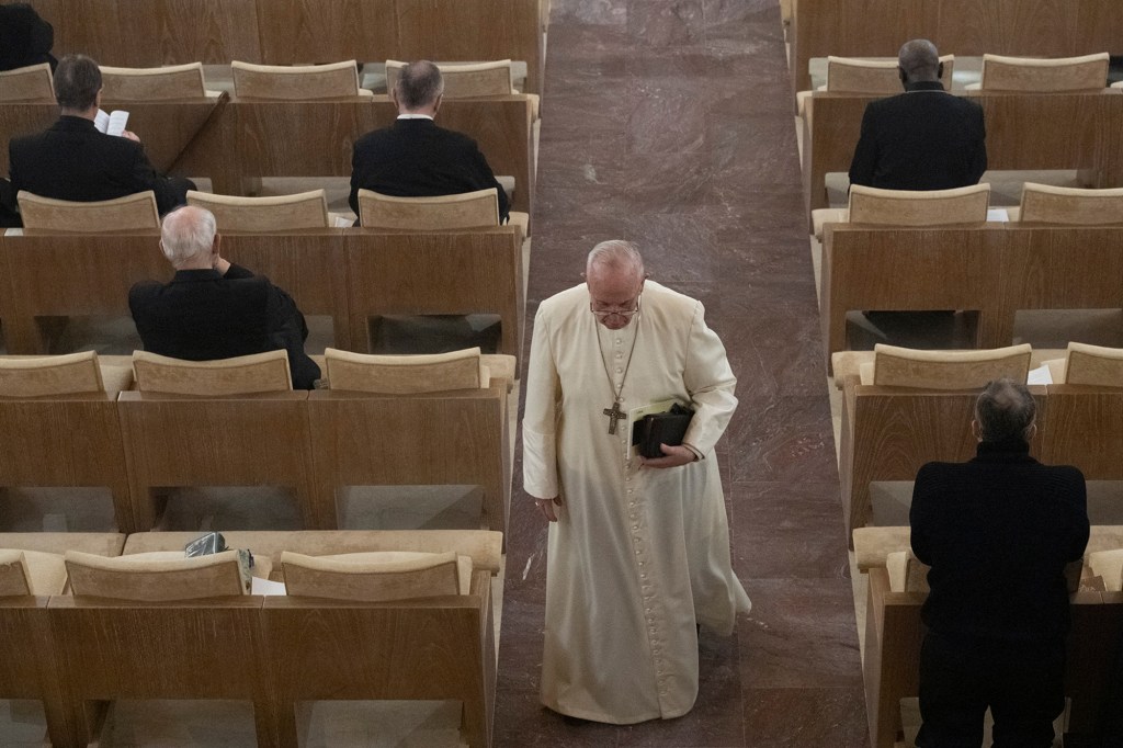 Pope-Francis-attending-a-spiritual-retreat-with-Vatican-clerics-on-the-outskirts-of-Rome-AFP