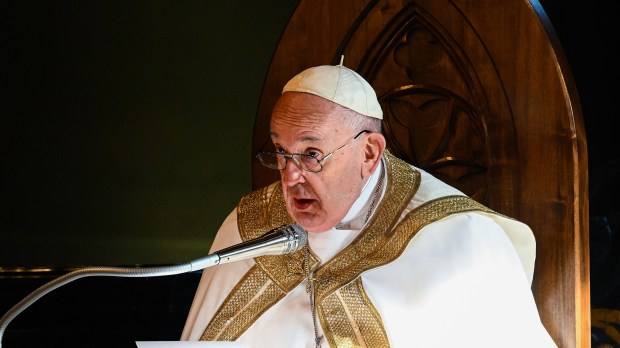 Pope-Francis-celebrates-mass-on-November-20-2022-at-the-cathedral-of-Asti-AFP