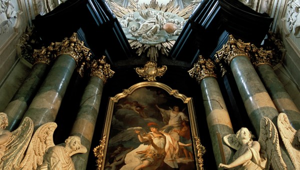 anioły na ołtarzu kościoła św. Michała Archanioła i św. Stanisława Biskupa na Skałce w Krakowie