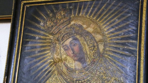 obraz Matki Bożej Ostrobramskiej ocalał z pożaru kościoła