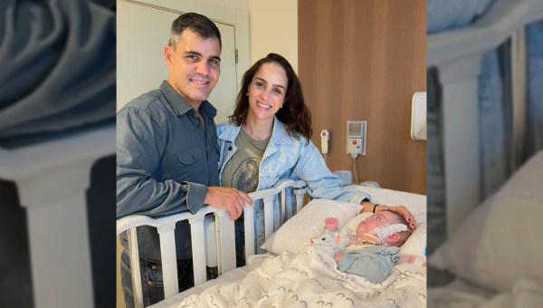 Aktor Juliano Cazarré z córką Marią Guilherminą i żoną Letícią