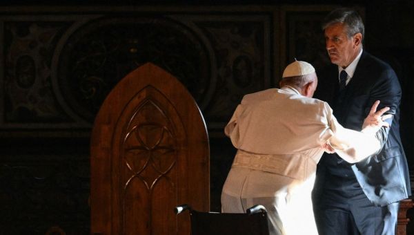 Papież Franciszek na wózku inwalidzkim