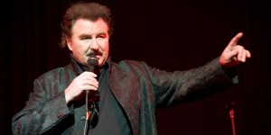 „Mam tu walkmana i koniaczek ormiański”. Jak Krzysztof Krawczyk uratował życie 21-latkowi