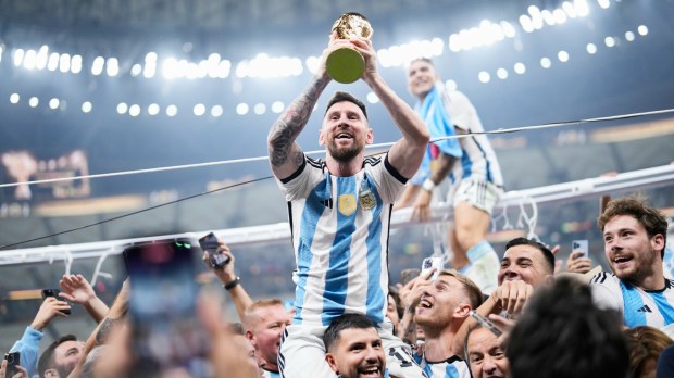 Messi świętuje mistrzostwo świata z kolegami z reprezentacji Argentyny