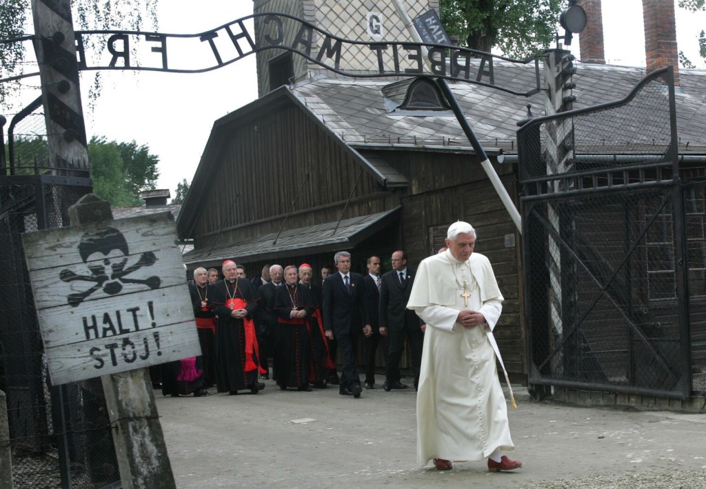 Papież Benedykt XVI w Auschwitz