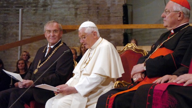 Papież Benedykt XVI przemawia na uniwersytecie w Ratyzbonie, 16 września 2006 r.