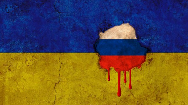 Zniszczona flaga Ukrainy