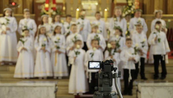 Pierwsza Komunia święta dla dzieci w Chorzowie