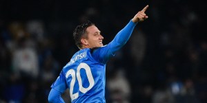&#8222;Łączy wielką pasję piłkarską z pasją społecznikowską&#8221;. Piotr Zieliński z Medalem św. Brata Alberta