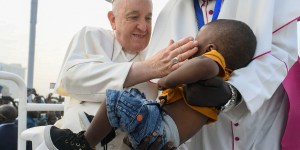 Franciszek w Dżubie przed modlitwą „Anioł Pański”: Nigdy nie traćcie nadziei