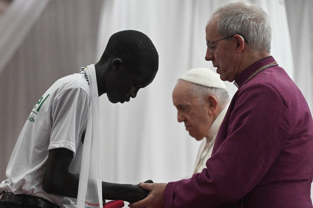 Pope-Francis-meeting-with-internally-displaced-persons-at-the-Freedom-Hall-in-Juba-South-Sudan-AFP