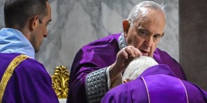 Papież: Wielki Post to czas powrotu do prawdy o Bogu, innych i o nas samych