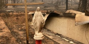 Spłonęło wszystko prócz krzyża i figury Maryi. Wymowne zdjęcie z kataklizmu w Chile