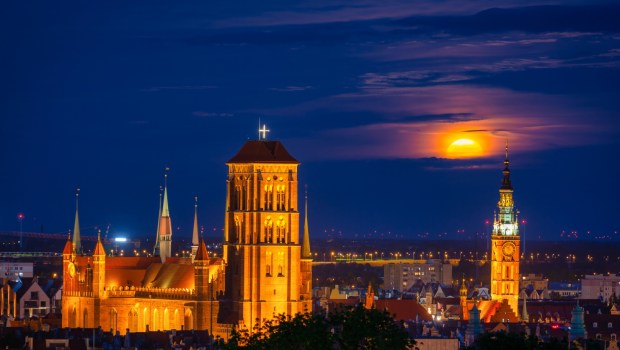 Bazylika Mariacka w Gdańsku nocą