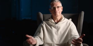 Czujesz zamęt i niepokój? „Tak się zdarza!” O. Jędrzejewski o głosie wewnętrznego filozofa