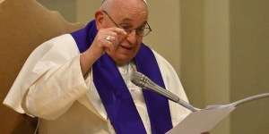 Franciszek przed modlitwą „Anioł Pański”: starajmy się zawsze czynić dobro