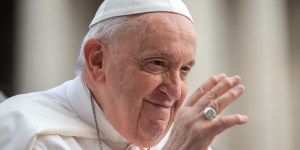Papież: W Kościele nie ma podziału na głoszących Ewangelię oraz milczących. Wszyscy ewangelizują
