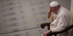 Oficjalny komunikat o stanie zdrowia Franciszka. Papież ma kłopoty z oddychaniem