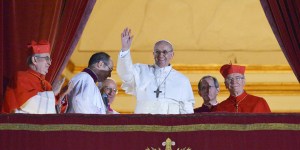 154 beatyfikacje i 21 kanonizacji. 10 lat pontyfikatu Franciszka