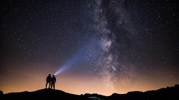 Asteroida została nazwana na cześć polskiego jezuity o. Roberta Janusza