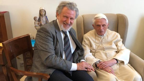 Ateista z papieżem - Piergiorgio Odifreddi i Benedykt XVI