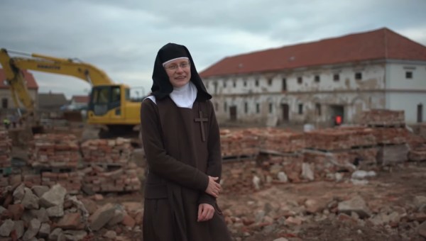 Karmelitanki z Pragi budują nowy klasztor w Drastach