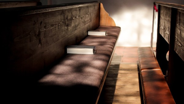 Cisza w pustym kościele