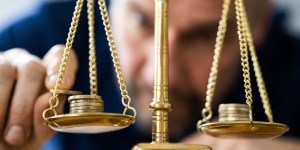 Sługa był winny królowi równowartość 340 ton złota! Prawdziwe znaczenie przypowieści