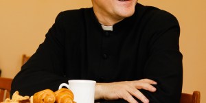 Zaproś księdza do domu. „Tu oglądam żywy, prawdziwy Kościół i widzę ludzkie zmagania”