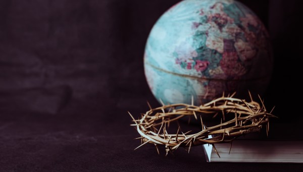 Korona cierniowa i globus