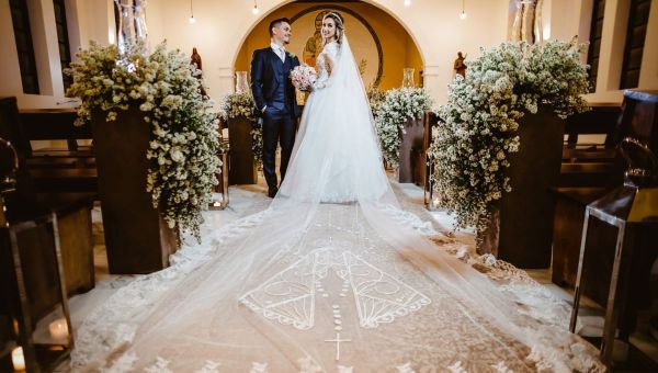 Welon ślubny z wizerunkiem Matki Bożej