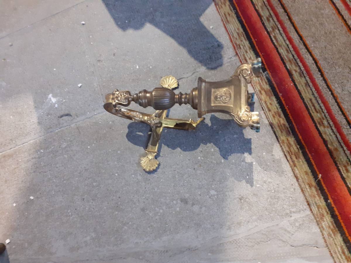 profanation, vandalisme, église